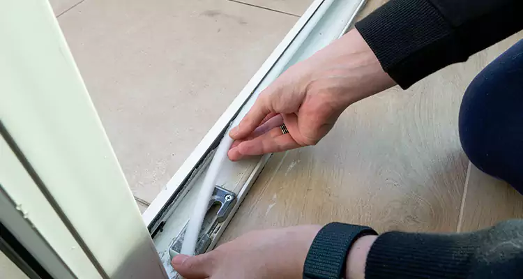 Garage Door Off Track Repair in Coconut Creek, FL