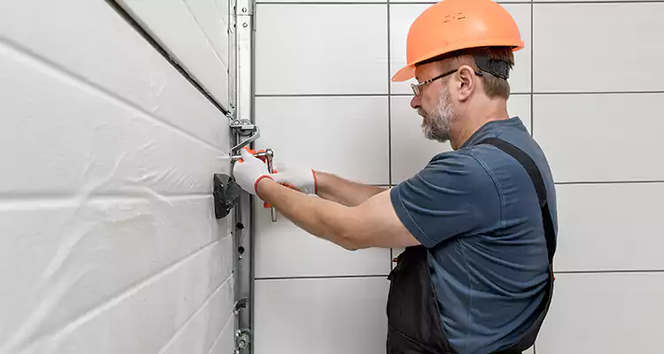 Emergency Garage Door Repair in Coconut Creek, FL