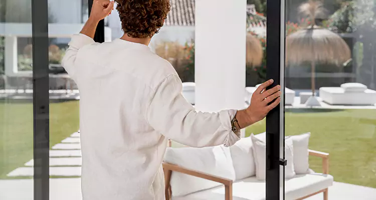 Sliding Screen Door Maintenance for Closing Issues in Coconut Creek, FL